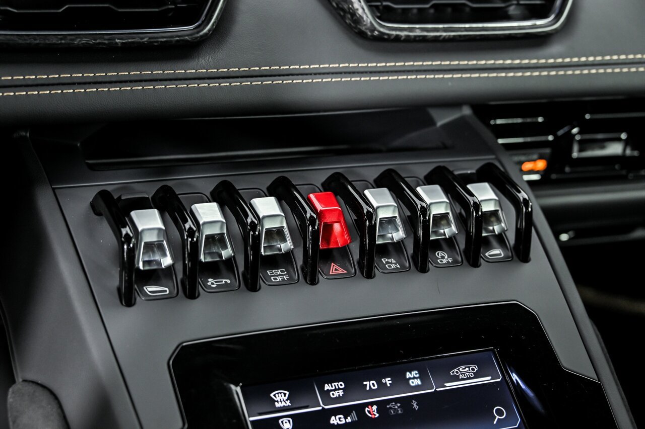 Used 2022 Lamborghini Huracan EVO RWD image 26