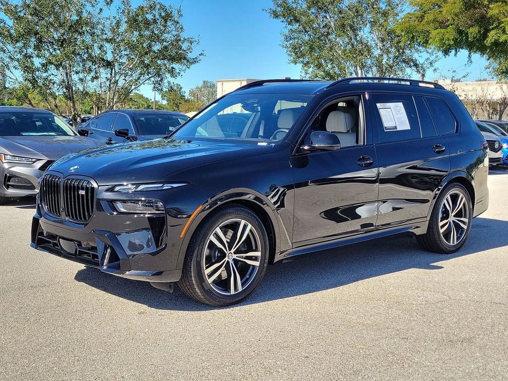 Used 2025 BMW X7 M60i image 8