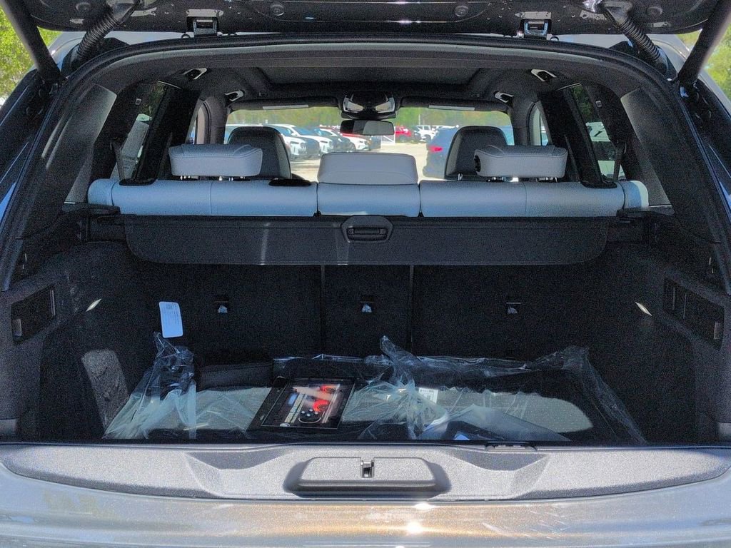 New 2026 BMW X5 xDrive40i w/ Executive Package image 13