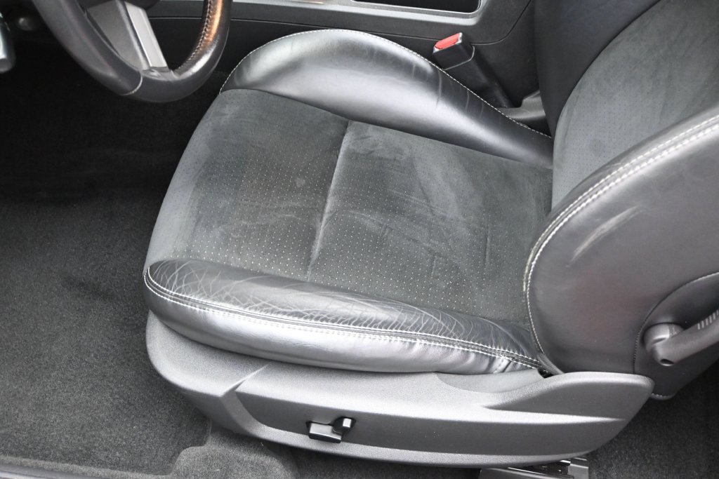 Used 2009 Dodge Challenger SRT8 RWD image 12