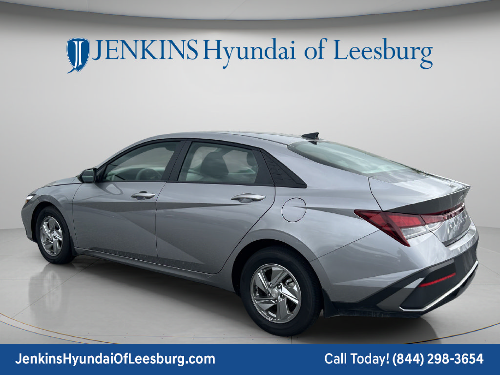 New 2026 Hyundai Elantra SE FWD image 7