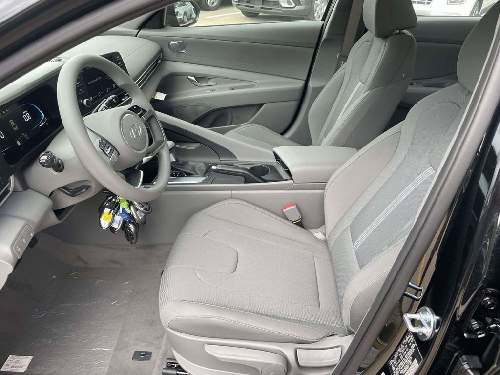 New 2026 Hyundai Elantra SE FWD image 10