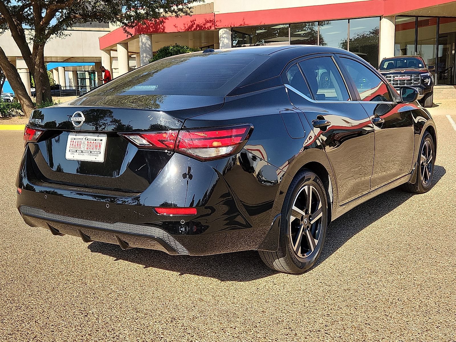 Used 2025 Nissan Sentra SV w/ All-Weather Package FWD image 4
