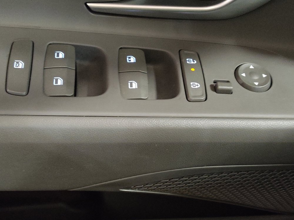 Used 2025 Hyundai Elantra SE FWD image 27