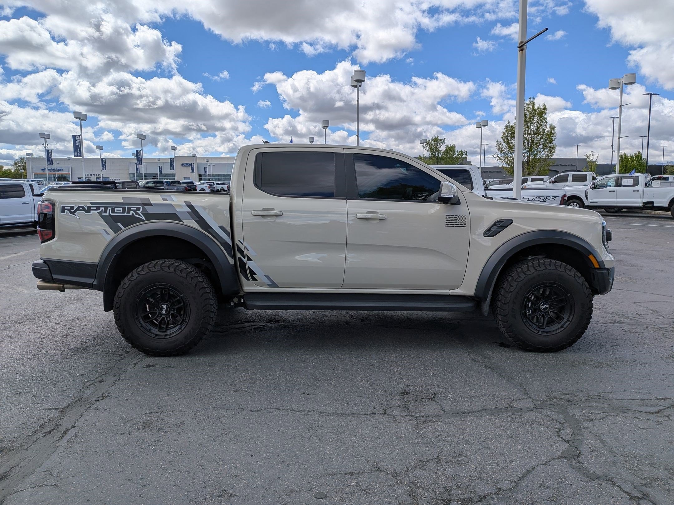Certified 2025 Ford Ranger Raptor AWD/4WD image 2