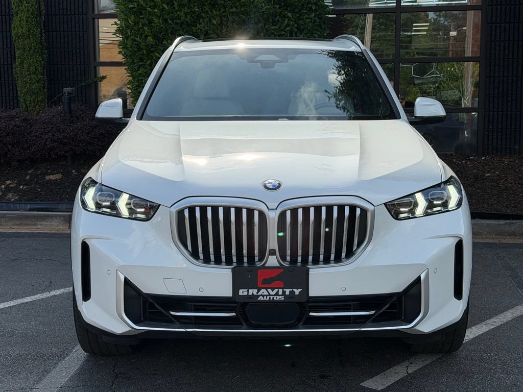 Used 2025 BMW X5 xDrive40i AWD/4WD image 3