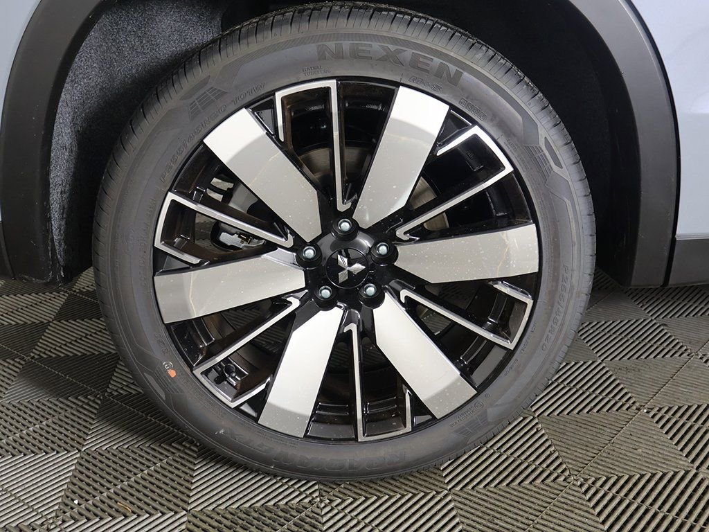 New 2026 Mitsubishi Outlander SE image 22