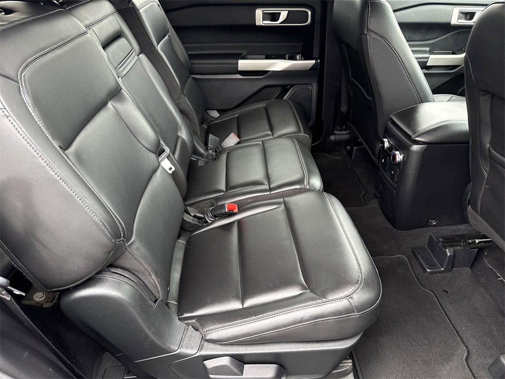 Used 2022 Ford Explorer XLT w/ Equipment Group 202A image 15