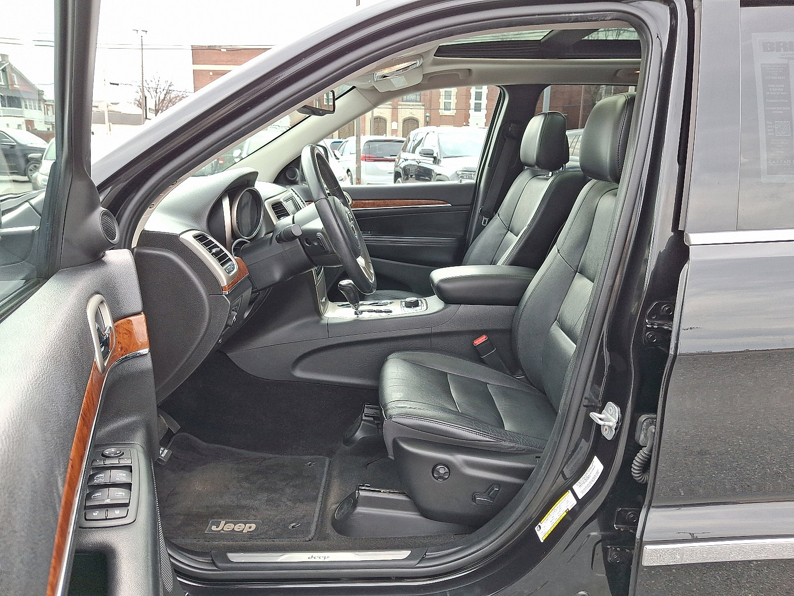 Used 2012 Jeep Grand Cherokee Limited AWD/4WD image 15