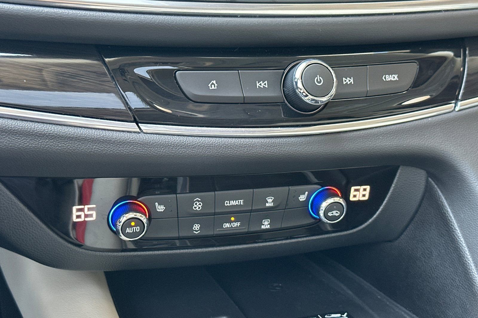 Certified 2023 Buick Enclave Essence w/ Experience Buick Package image 28