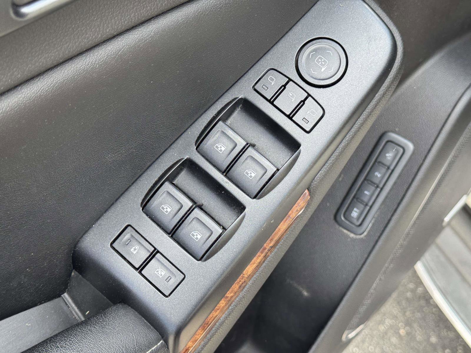 Used 2015 Chevrolet Tahoe LTZ AWD/4WD image 15