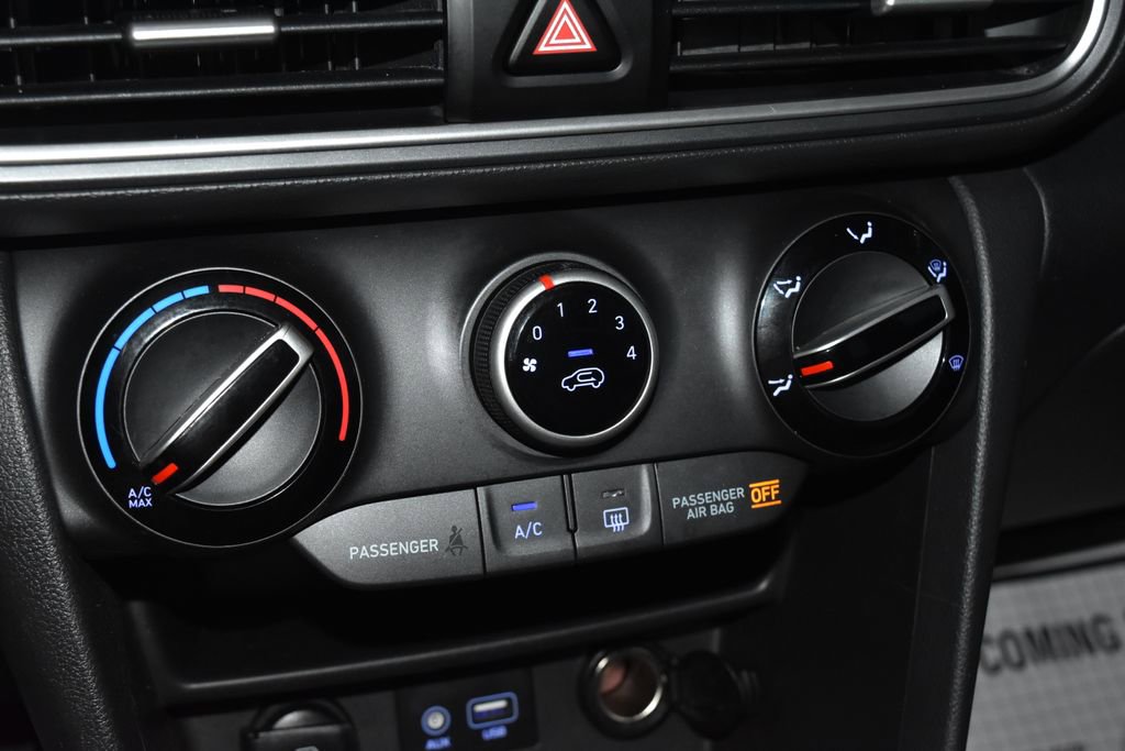 Used 2019 Hyundai Kona SE FWD image 12