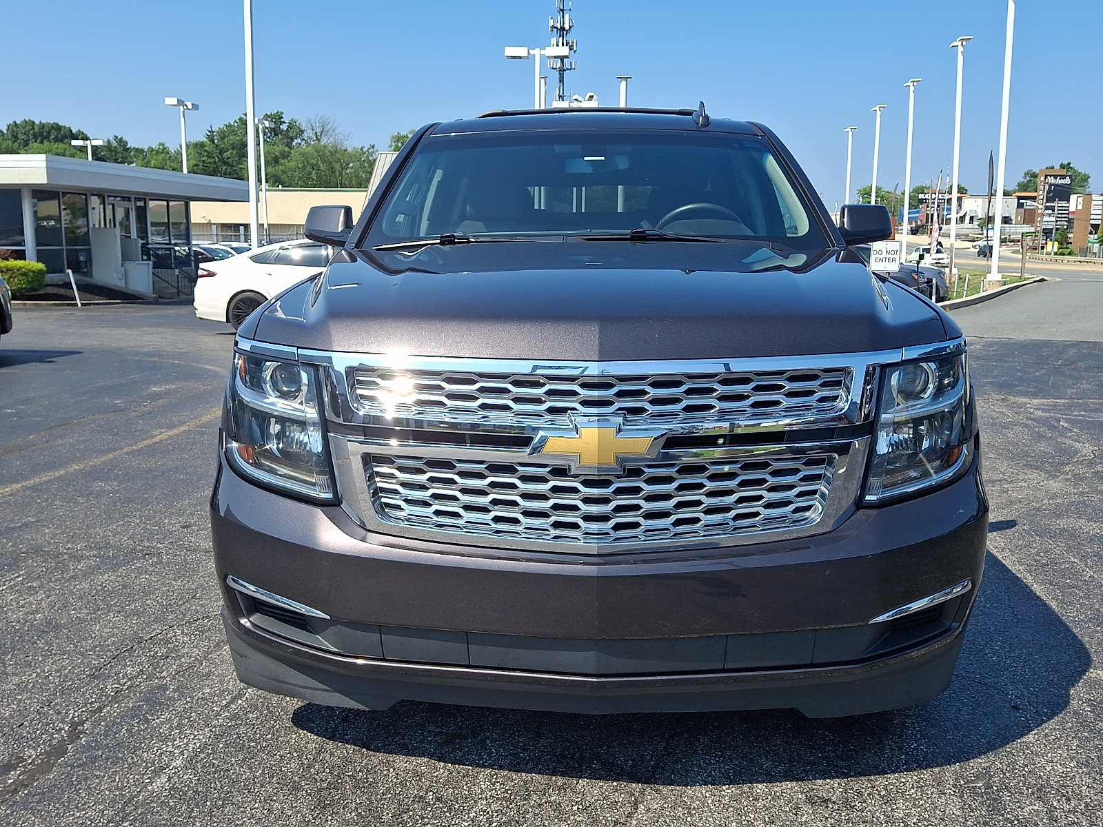 Used 2018 Chevrolet Suburban LS AWD/4WD image 2