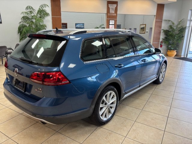 Used 2017 Volkswagen Golf Alltrack SE AWD/4WD image 6