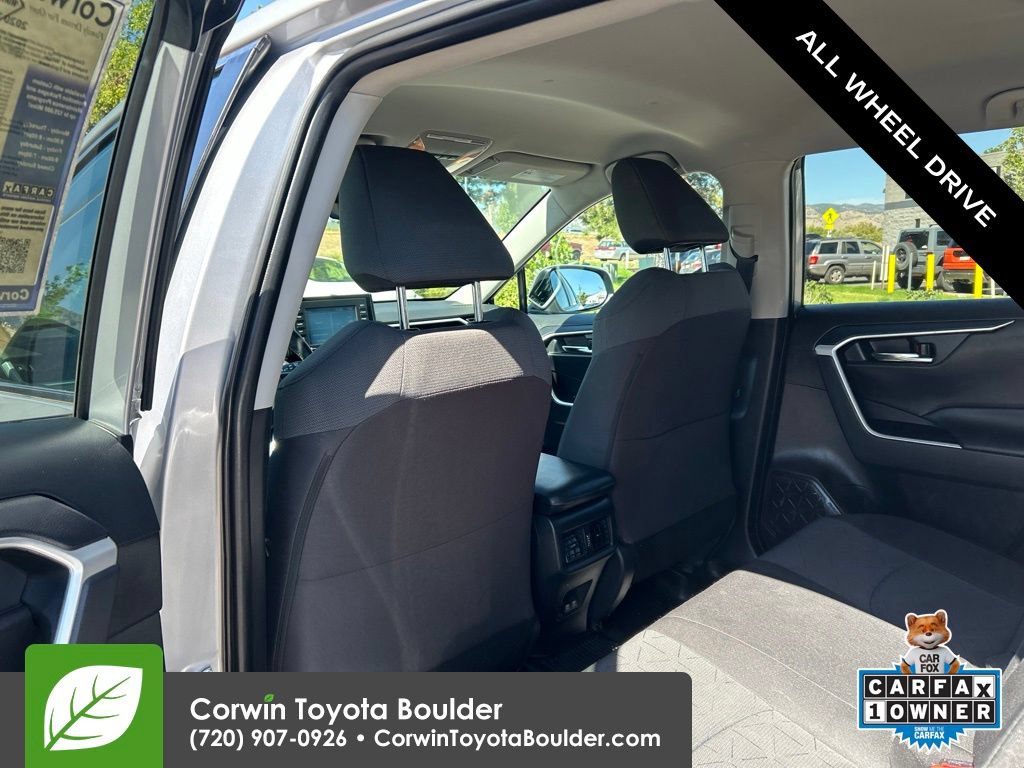 Used 2020 Toyota RAV4 XLE w/ XLE Grade Weather Package AWD/4WD image 21