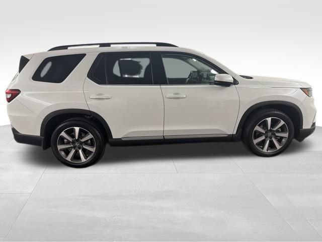 Used 2025 Honda Pilot Elite image 9