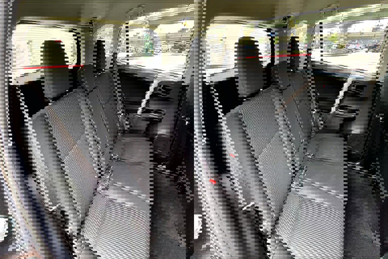 Used 2018 Toyota RAV4 LE FWD image 20