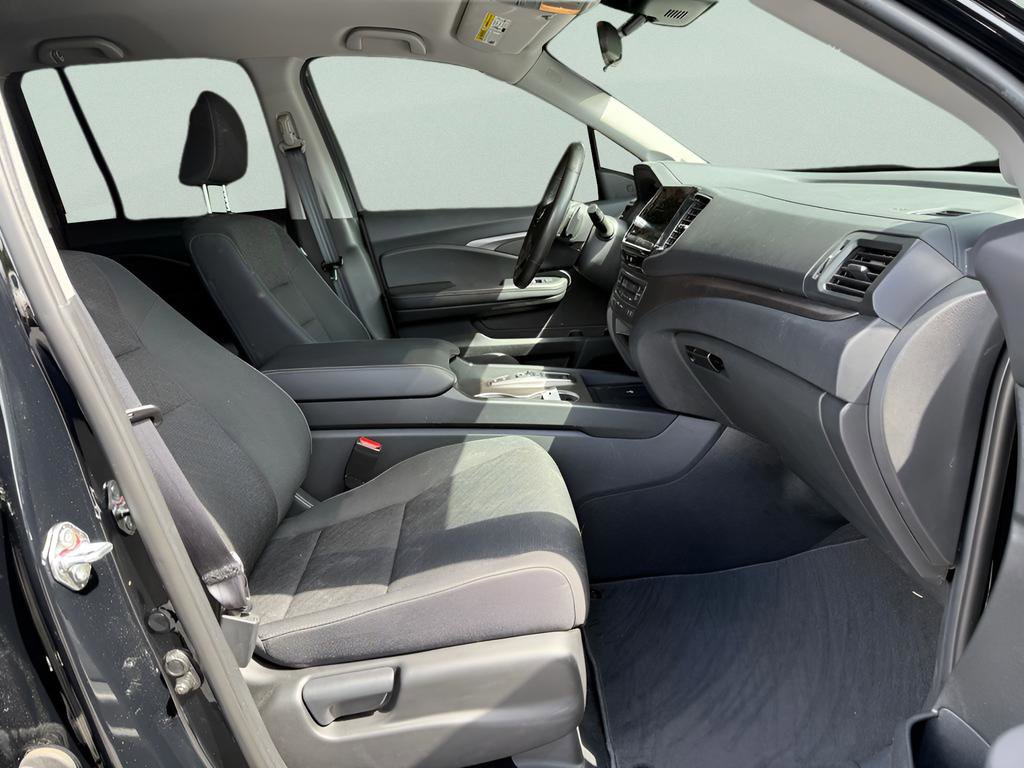 Used 2025 Honda Ridgeline Sport image 15