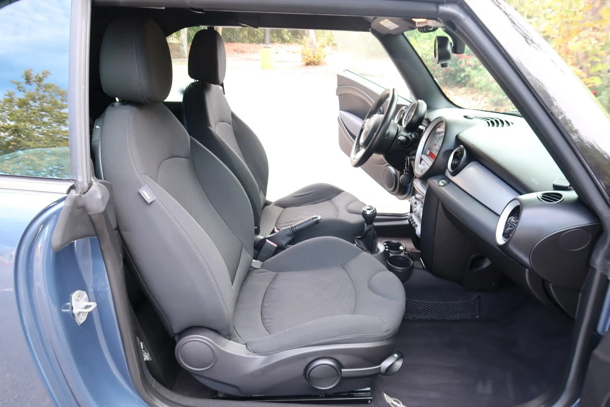 Used 2009 MINI Cooper Convertible FWD image 13