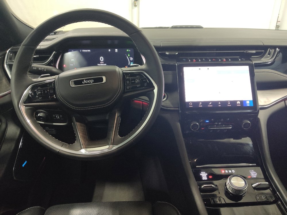 Used 2022 Jeep Grand Cherokee Overland w/ Luxury Tech Group IV AWD/4WD image 22