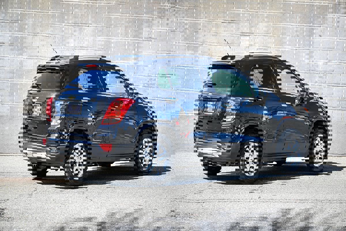 Used 2019 Chevrolet Trax LT w/ LT Convenience Package image 3