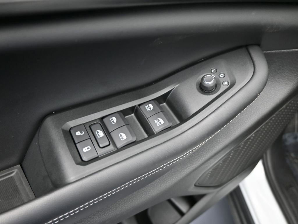 Used 2024 Jeep Grand Cherokee L Laredo image 12