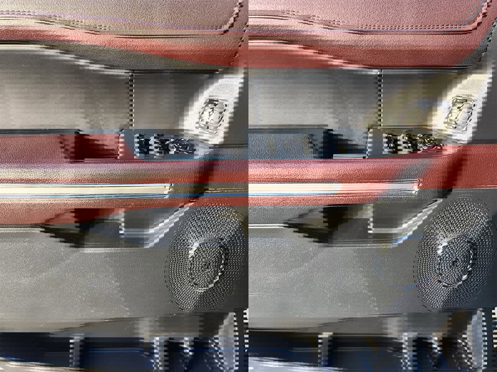 Used 2023 Ford Expedition Limited image 30