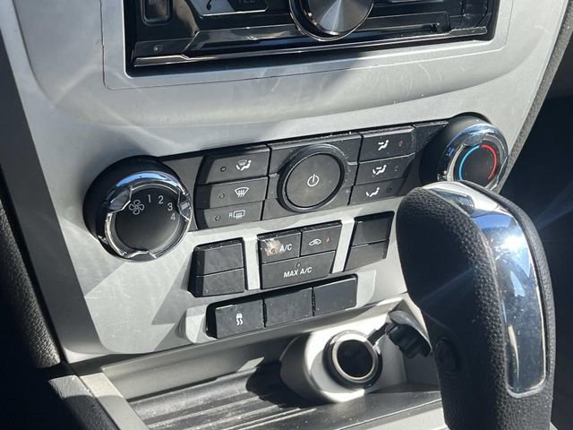 Used 2010 Ford Fusion SE FWD image 22