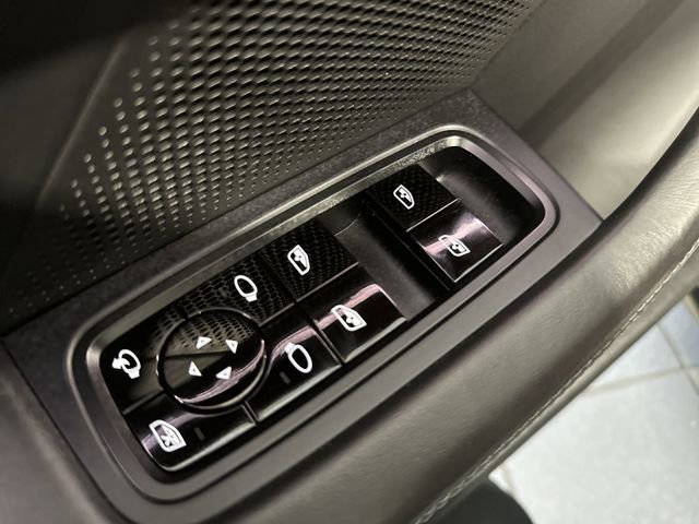 Used 2020 Porsche Taycan Turbo image 15