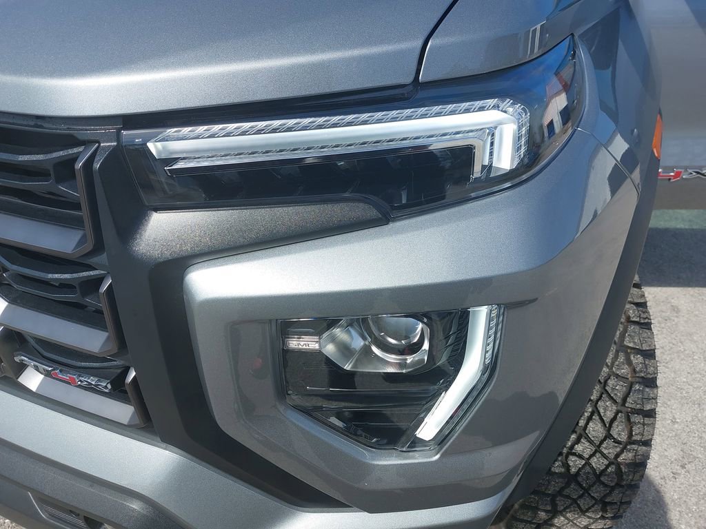 Used 2025 GMC Canyon AT4 w/ AT4X Package image 28