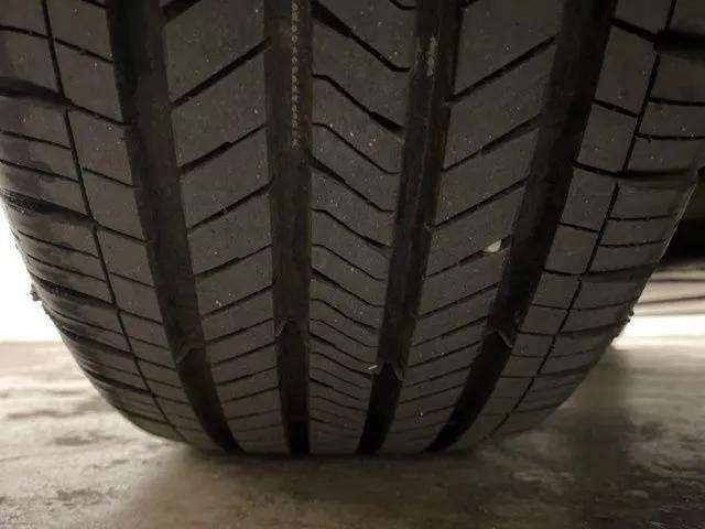 Used 2018 Tesla Model S 75D image 95