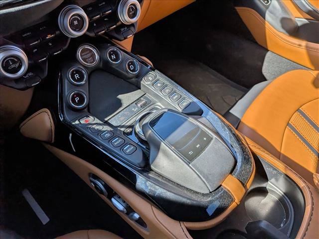 Used 2022 Aston Martin V8 Vantage Coupe RWD image 11