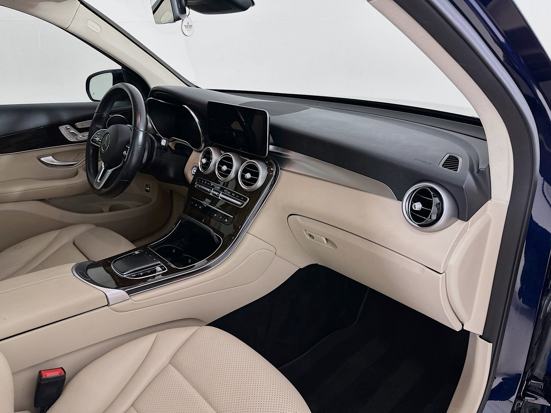 Used 2022 Mercedes-Benz GLC 300 image 31