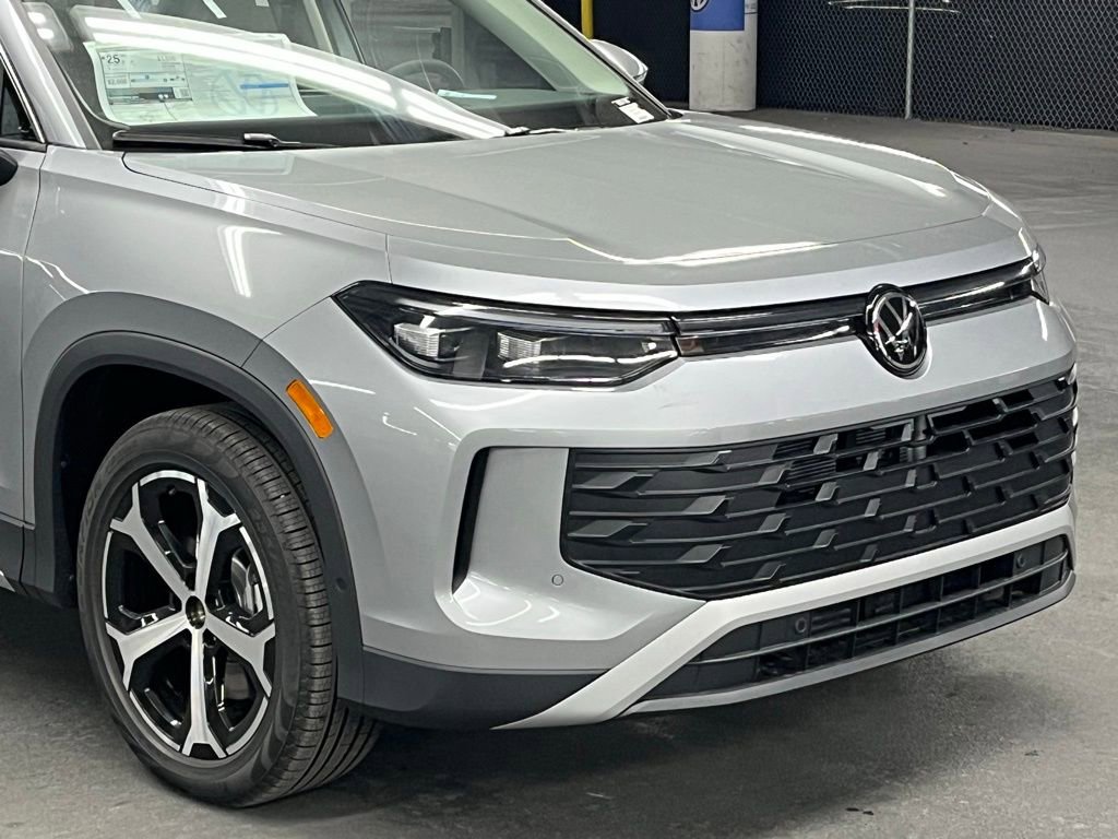 New 2026 Volkswagen Tiguan SE image 42