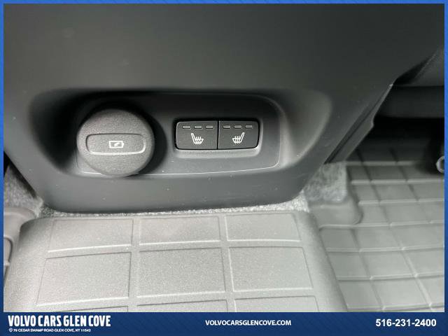 Used 2025 Volvo XC40 B5 Plus w/ Protection Package Premier image 12