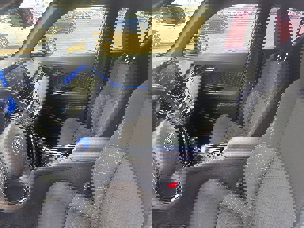 Used 2020 Toyota C-HR XLE image 39