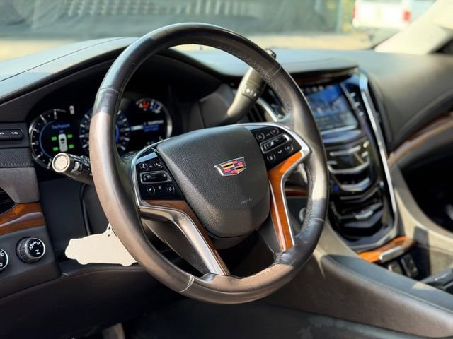 Used 2018 Cadillac Escalade ESV Premium Luxury AWD/4WD image 10
