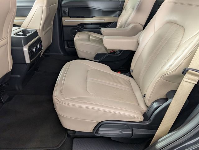Used 2024 Ford Expedition Limited image 29