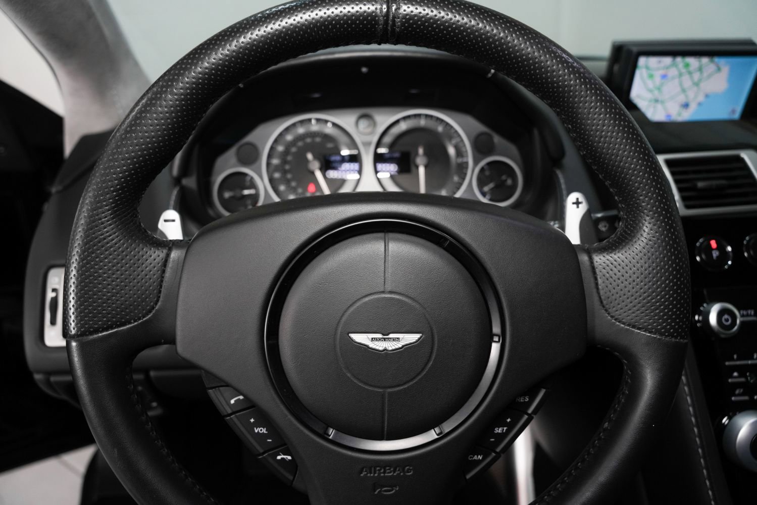 Used 2010 Aston Martin DBS Coupe image 42