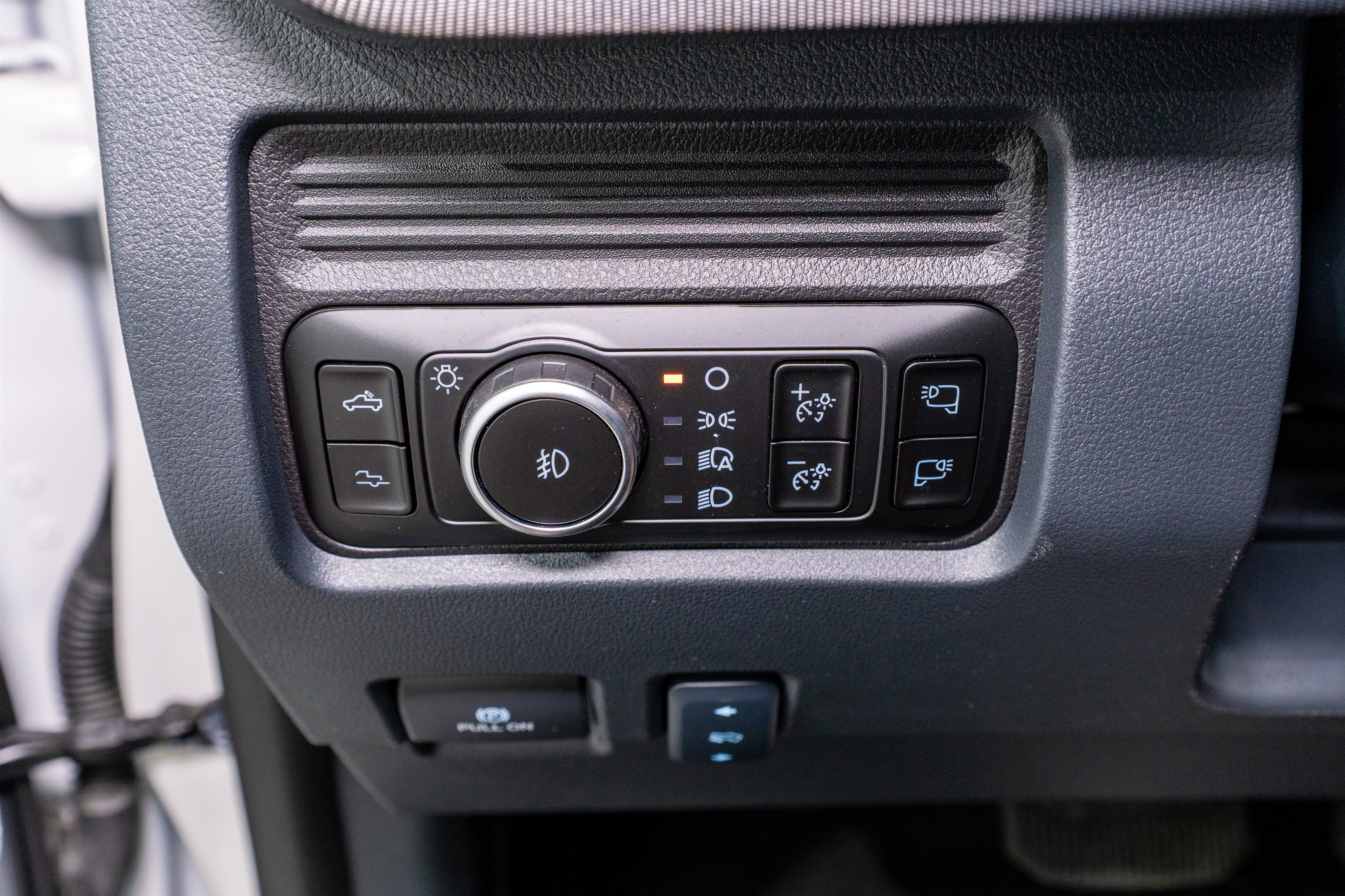 Used 2025 Ford F250 Platinum AWD/4WD image 38