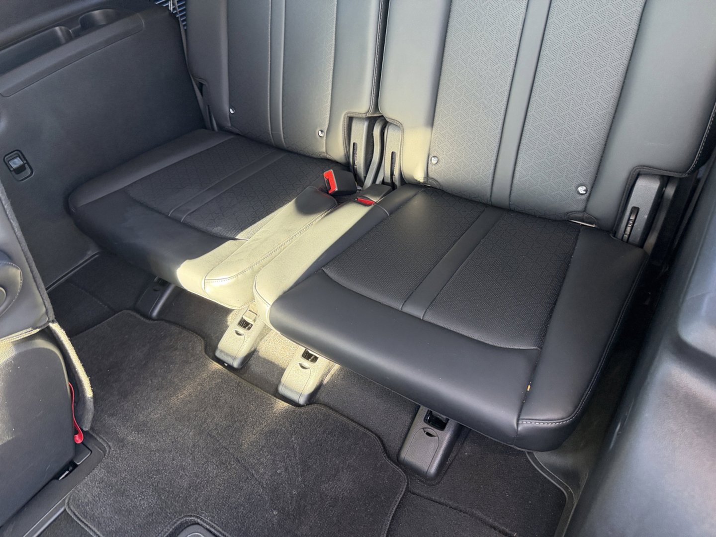 Used 2023 Kia Sorento EX image 30