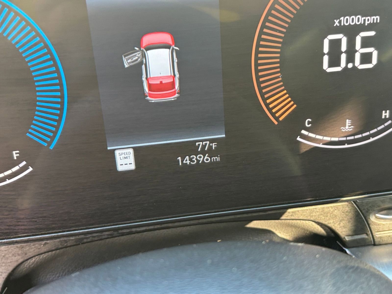 Used 2025 Hyundai Kona SEL image 40