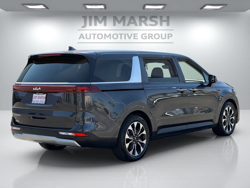 Used 2024 Kia Carnival EX FWD image 6