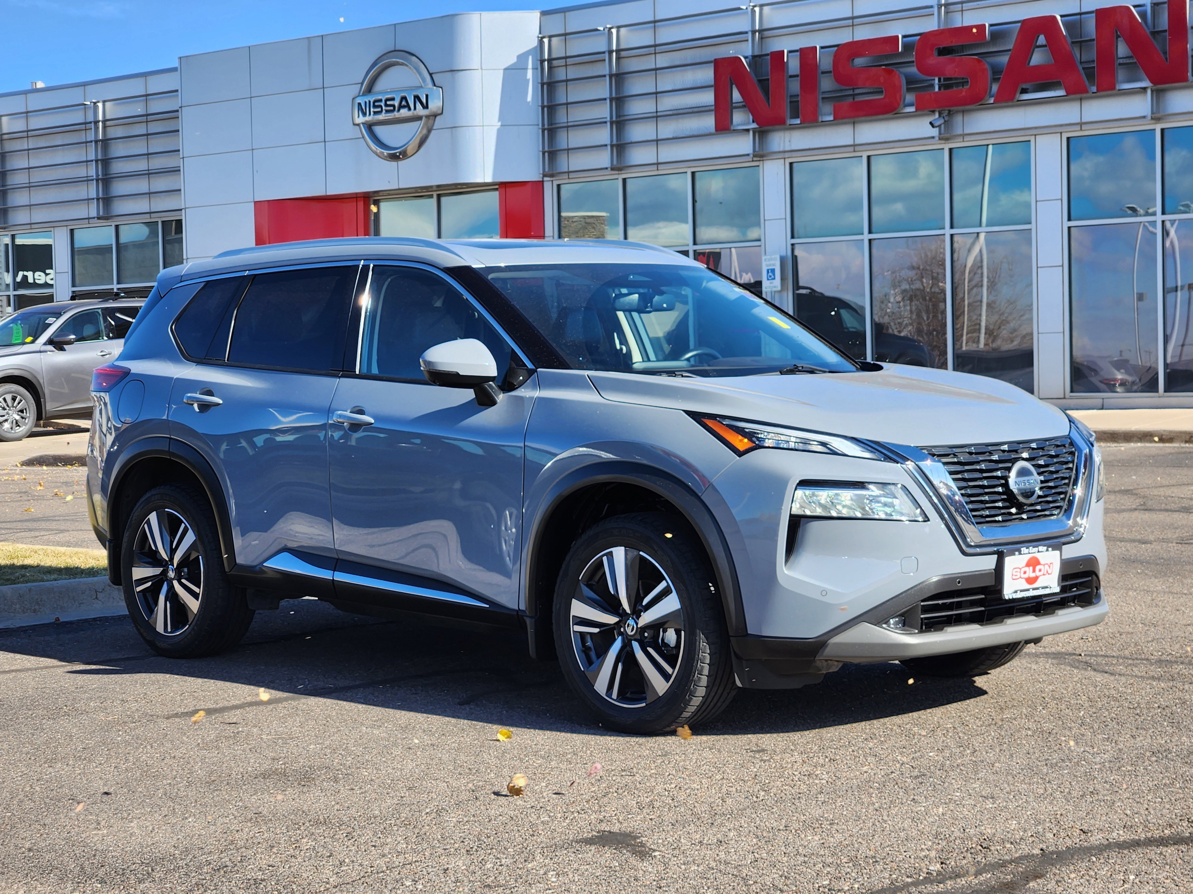 Used 2021 Nissan Rogue SL w/ Premium Package image 5