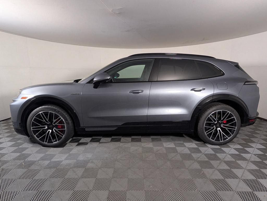 New 2026 Porsche Cayenne Turbo AWD/4WD image 2