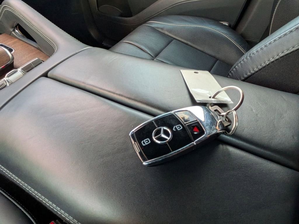 Used 2021 Mercedes-Benz Maybach GLS 600 4MATIC image 32