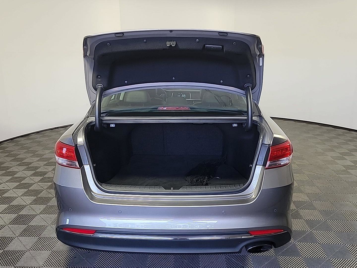 Used 2018 Kia Optima EX w/ Premium Package FWD image 7