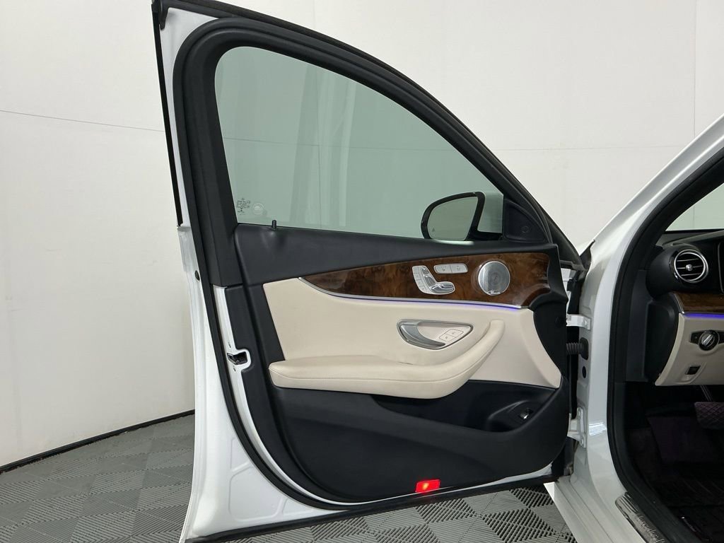 Used 2017 Mercedes-Benz E 300 image 19