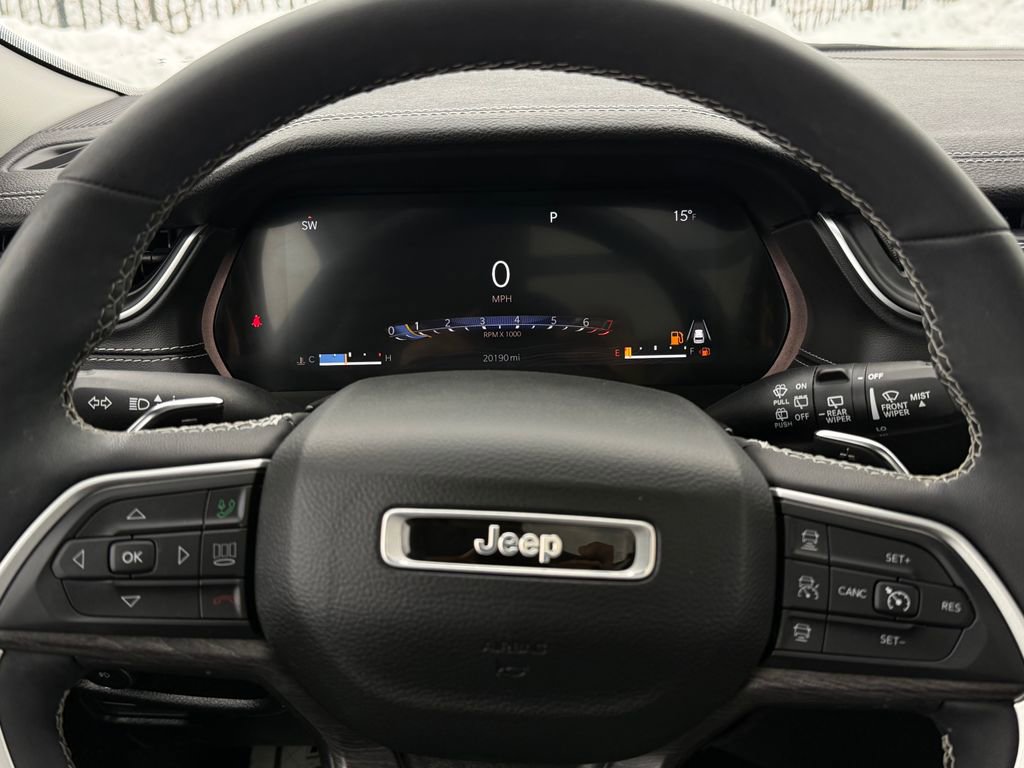 Used 2023 Jeep Grand Cherokee L Limited image 22