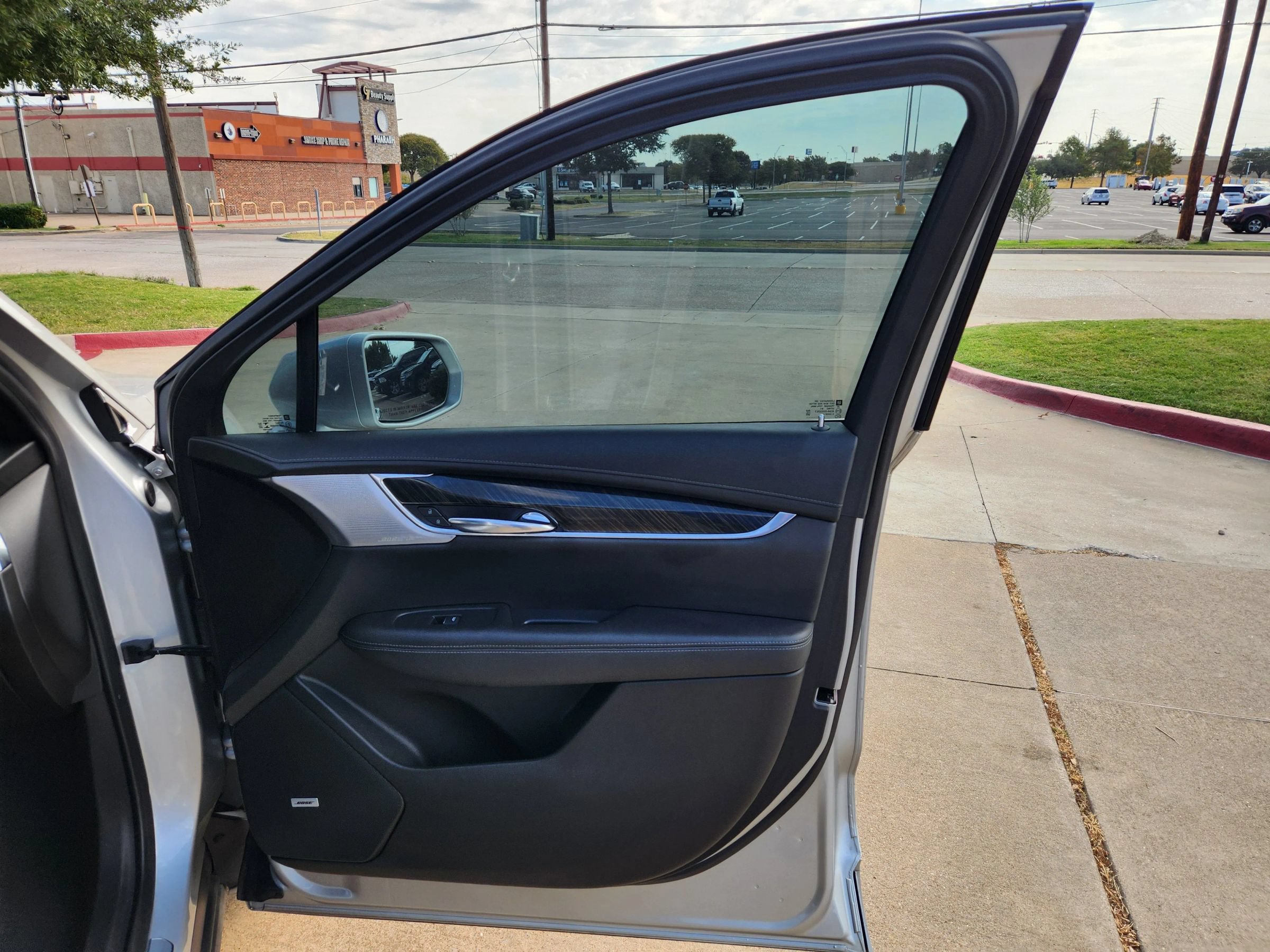 Used 2020 Cadillac XT6 Premium Luxury AWD/4WD image 17